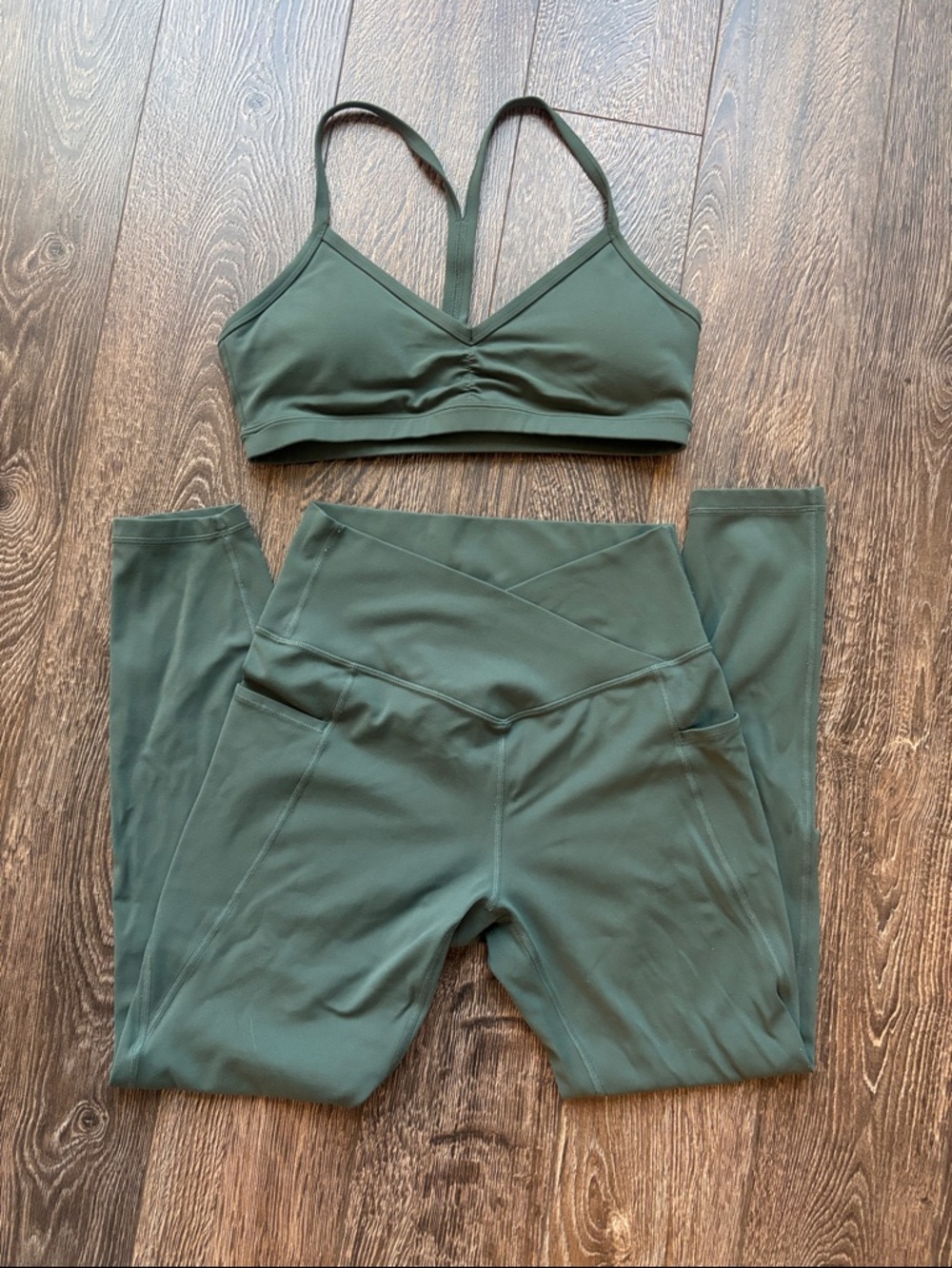 CRZ YOGA Sage Green Legging 25” & Sports Bra Set